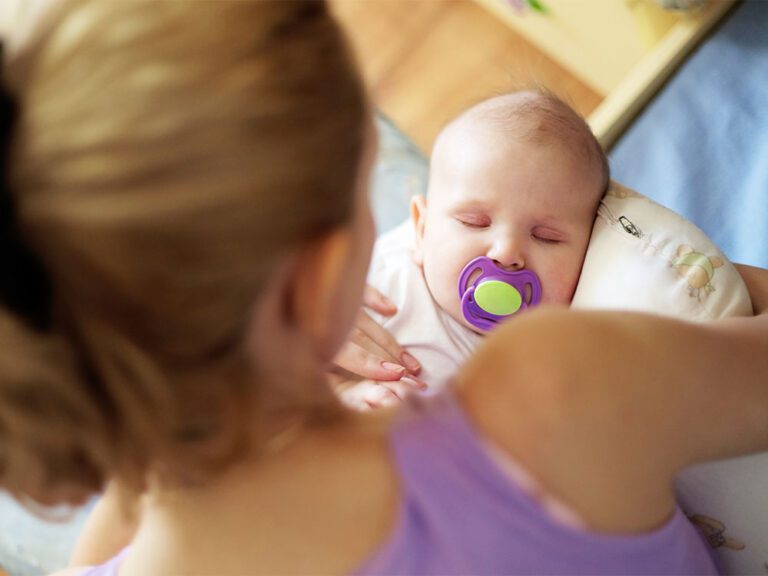 How to Stop Baby Waking for Dummy at Night: Expert Tips